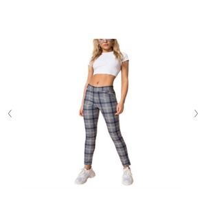 Chaser Skinny Pants in Gray Plaid Size XS